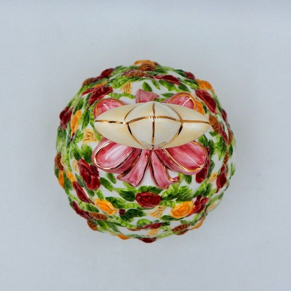 Royal Albert Seasons of Color Christmas Tree Treat Jar Old Country Roses 2002 - Picture 6 of 15